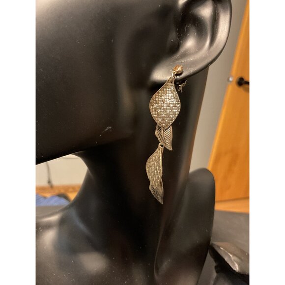 Avon Gold-Tone Leaf Drop Earrings With Textured Detail - Picture 1 of 4
